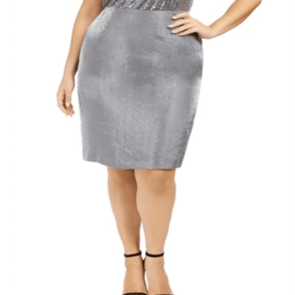 NWT Kasper Woman metallic pencil skirt in Silver Streak size 18W Holiday
